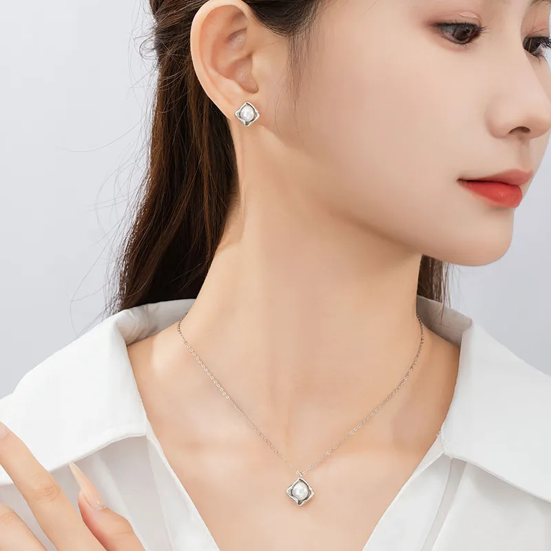 YINGNIXINDONG Freshwater Pearl Necklaces Women's-1