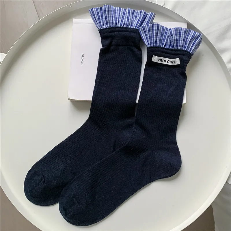 Gentle Welcome Mid Calf Socks Women's 1 Pack-2