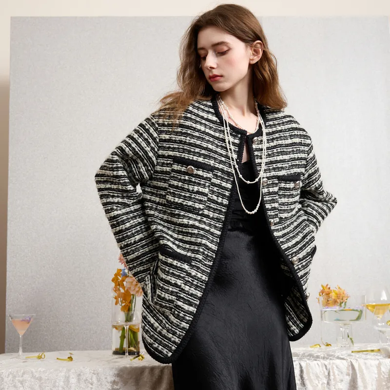 3COLOUR Cropped Coat Women's Black White Stripes-4