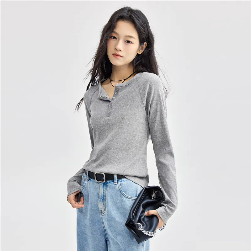 UNIQLO T Shirts Women's-8