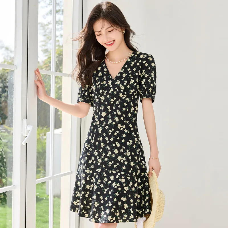 Still Quiet Short Sleeved Dresses Women's Black Green-2