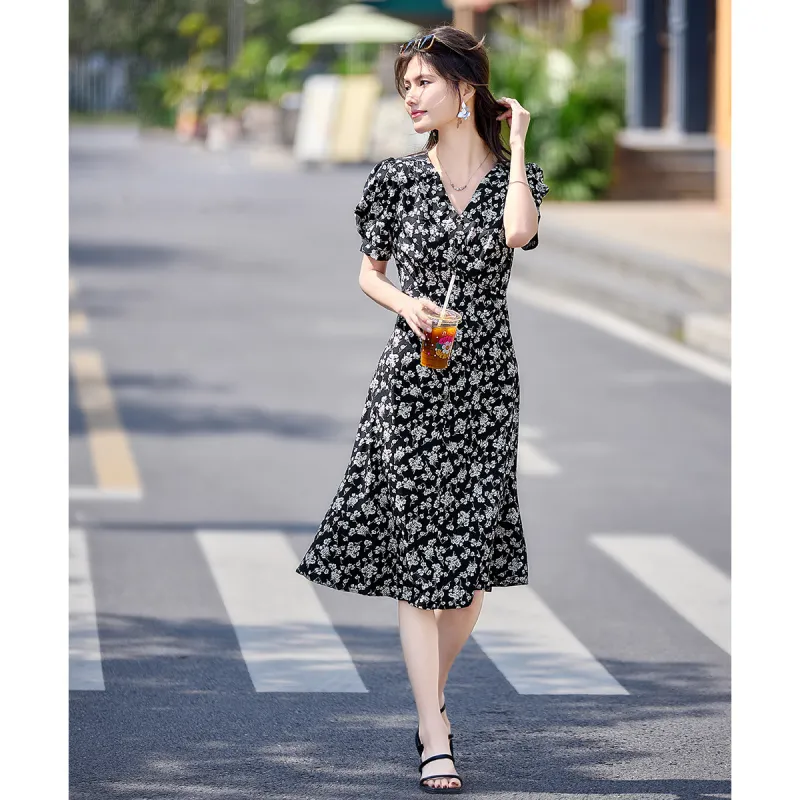 Still Quiet Short Sleeved Dress Women's Black Floral-1