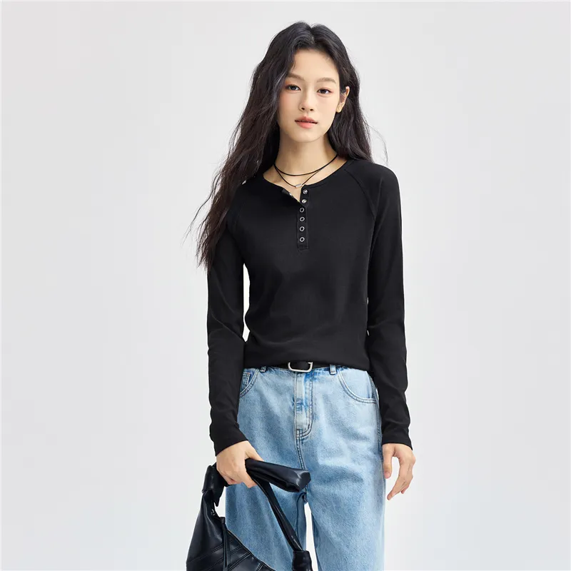 UNIQLO T Shirts Women's-15