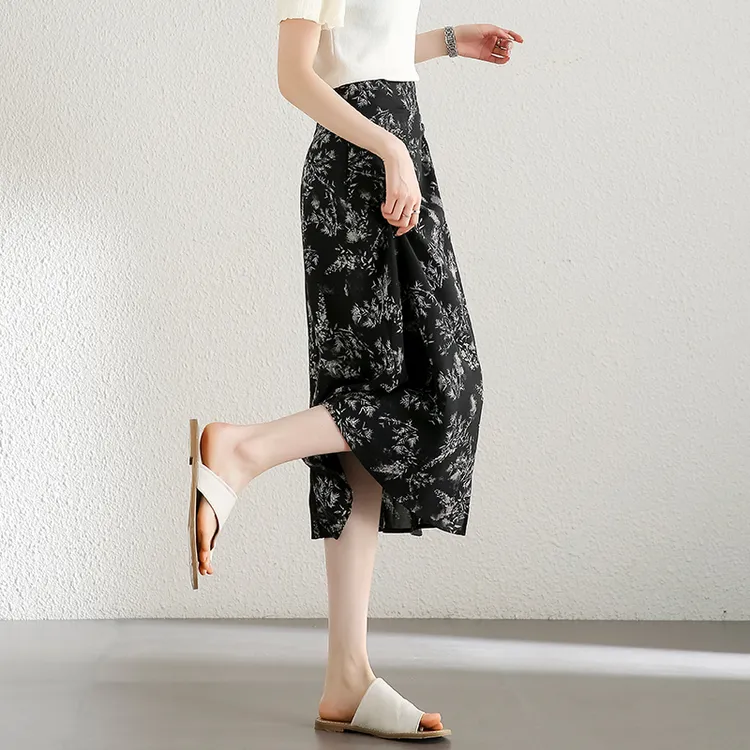 SENTUBILA Casual Short Skirts Women's Black With White Floral-4