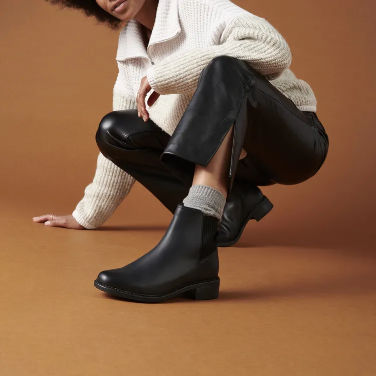 Clarks Joyful Plum Collection Crew Chelsea Boots Women's Black-5