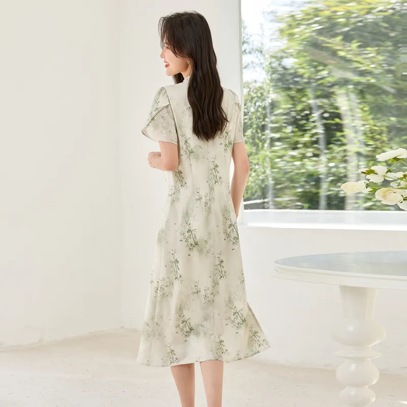 Still Quiet Short Sleeved Dress Women's Light Green-4