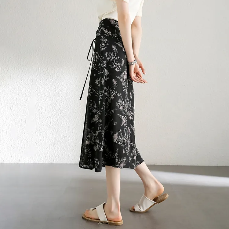 SENTUBILA Casual Short Skirts Women's Black With White Floral-3