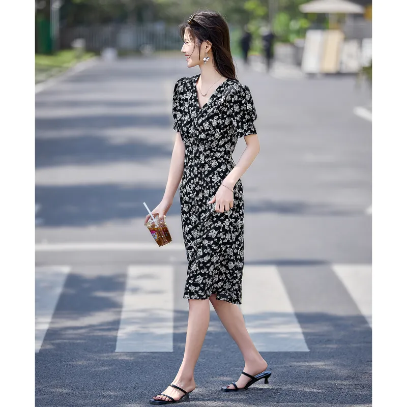 Still Quiet Short Sleeved Dress Women's Black Floral-2