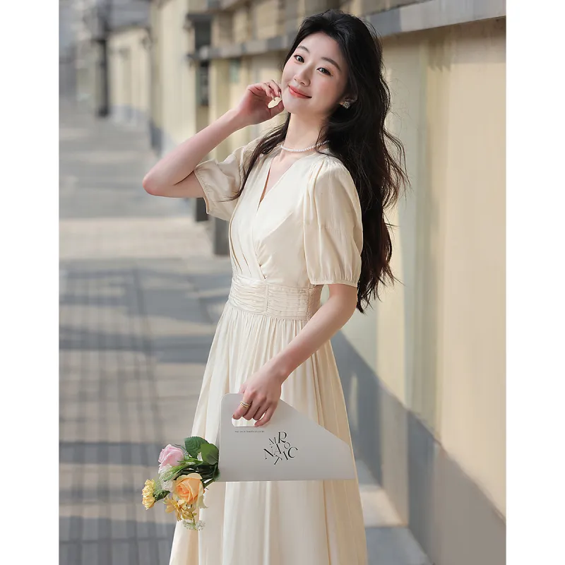 Like The Age Of Water Short Sleeved Dress Slim Fit Women's Apricot-2