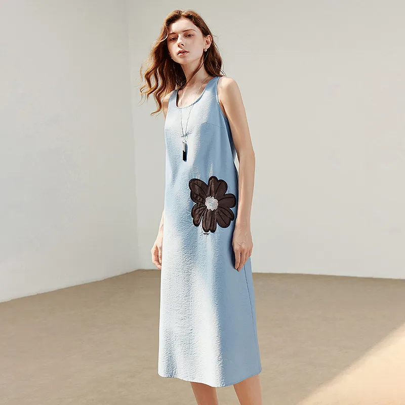 Initial Language Sleeveless Dress Women's-1