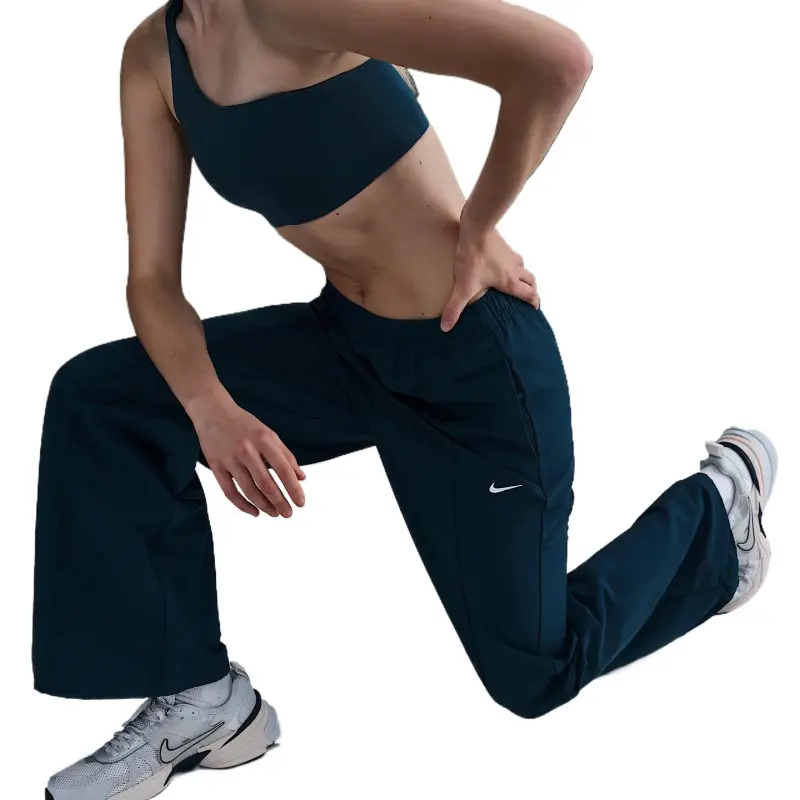 Nike Sportswear Everything Wovens Women's Mid Rise Open Hem Pants-3