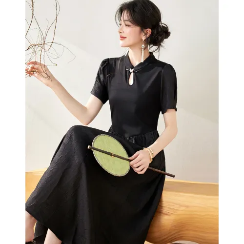 Like The Age Of Water Short Sleeved Dress Women's Black