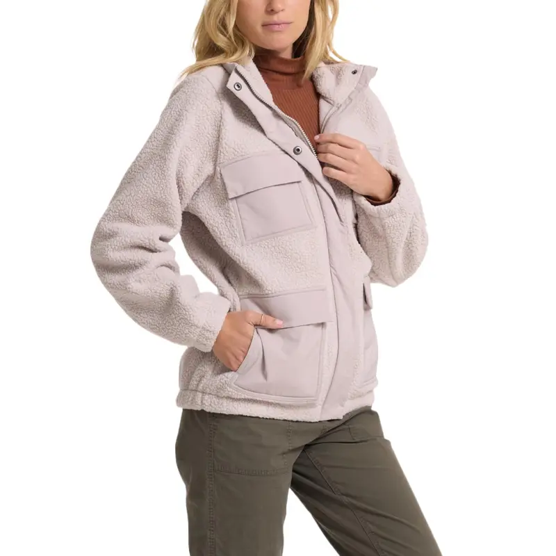 Vuori FW/AW22 Velvet feel Coat Women's White-1