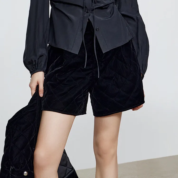MO&CO Casual Shorts Women's Black-5