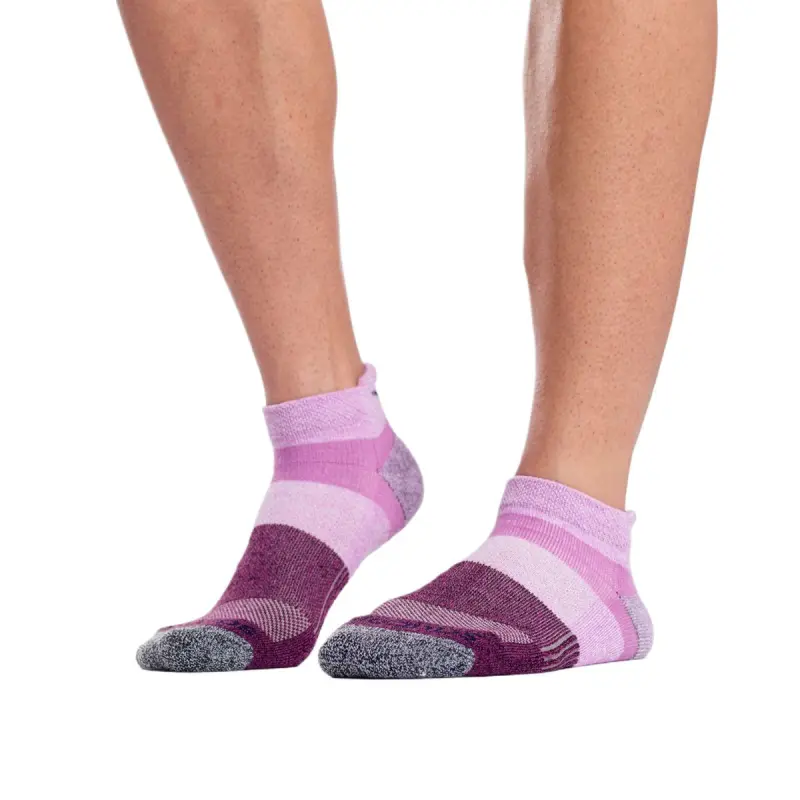 Saucony Inferno Cushioned No Show Tab Mid-Calf Socks Women's 1 Pack Pink-2