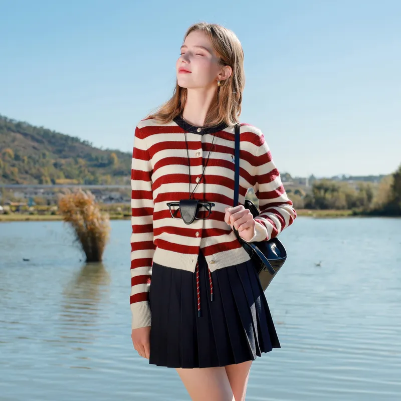 3COLOUR Knitwear Women's Burgundy Stripes-3
