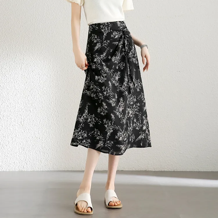 SENTUBILA Casual Short Skirts Women's Black With White Floral-2