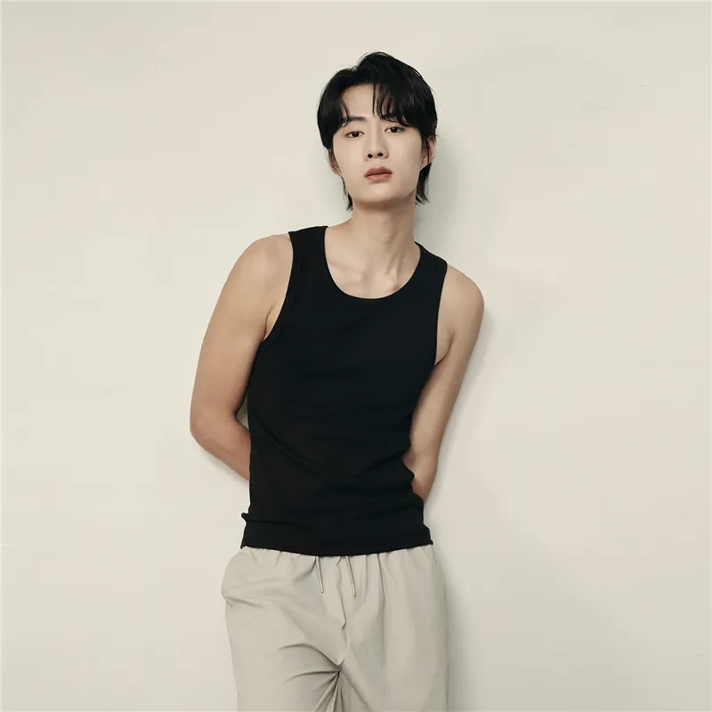 UNIQLO Tank Tops Men-4