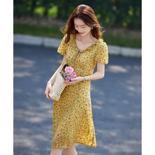 Still Quiet Short Sleeved Dress Women's Yellow