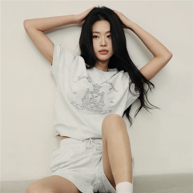 UNIQLO T Shirts Women's-9