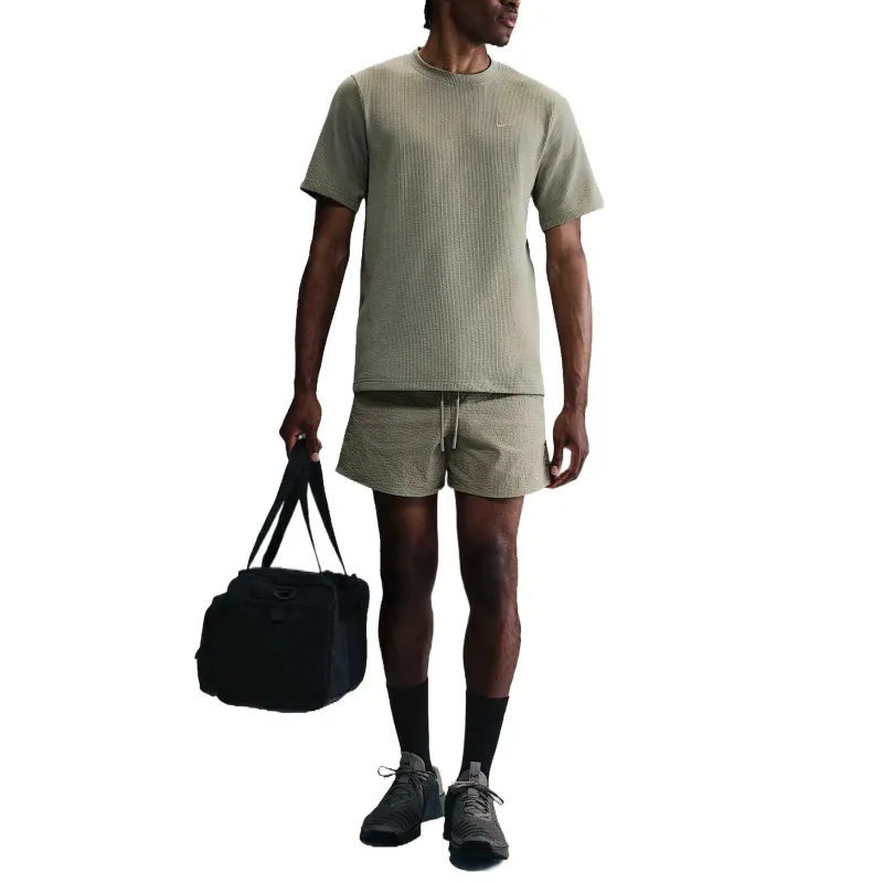 Nike Unlimited Men's Dri FIT 5' Unlined Seersucker Versatile Shorts-3