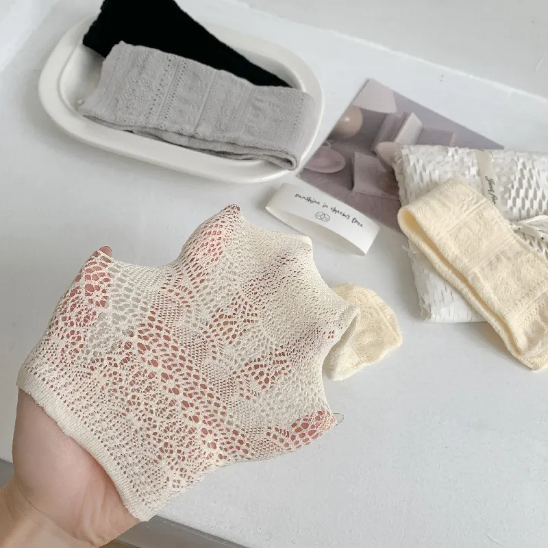 Gentle Welcome Mid Calf Socks Women's 1 Pack-4