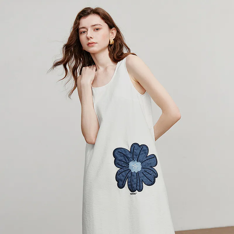 Initial Language Sleeveless Dress Women's-8