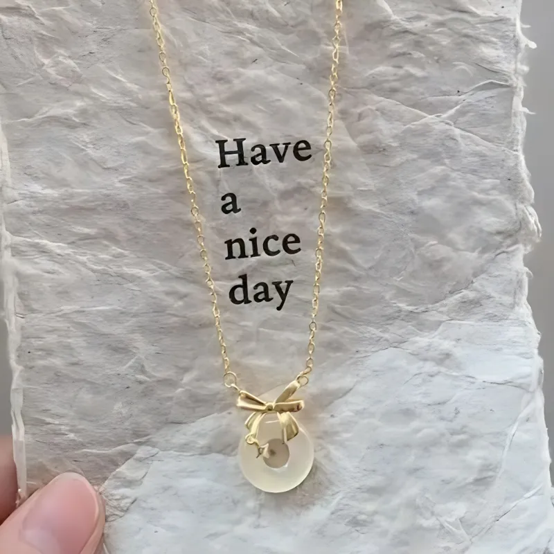 Atsuyama Natural Chalcedony Peace Buckle Necklace Unisex-3