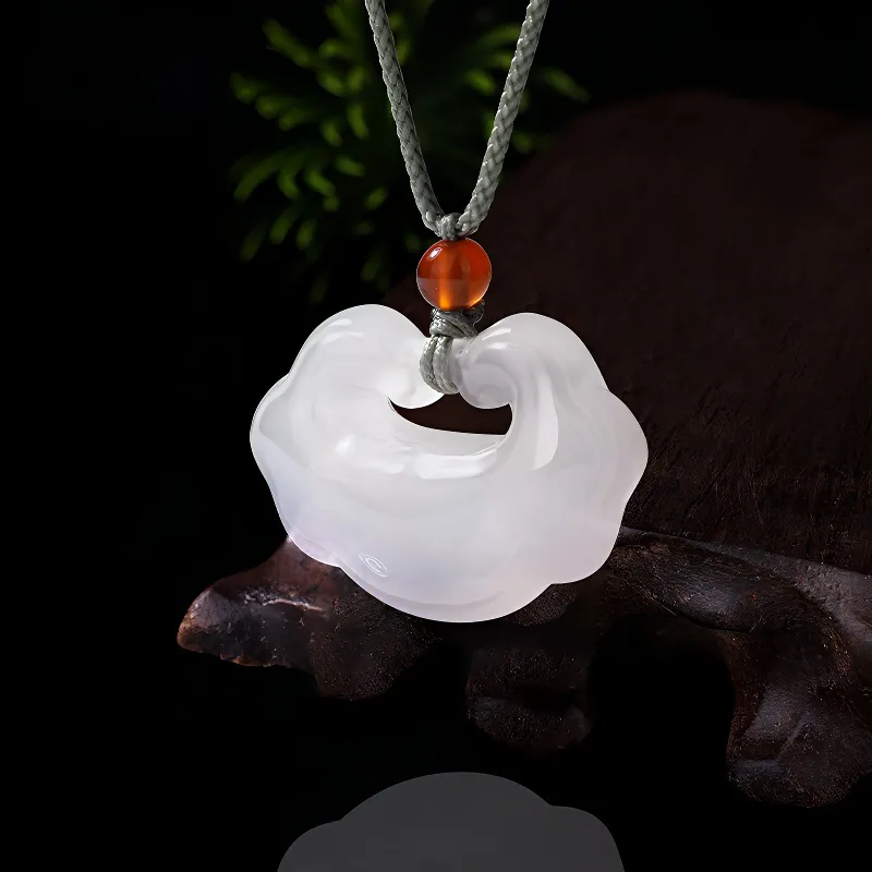 Bear Silversmith Chalcedony Necklaces Women's-2
