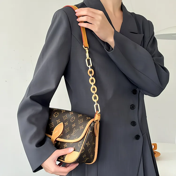 Luxury Care Artisan Workshop Acrylic Bag Strap Women's Brown-1