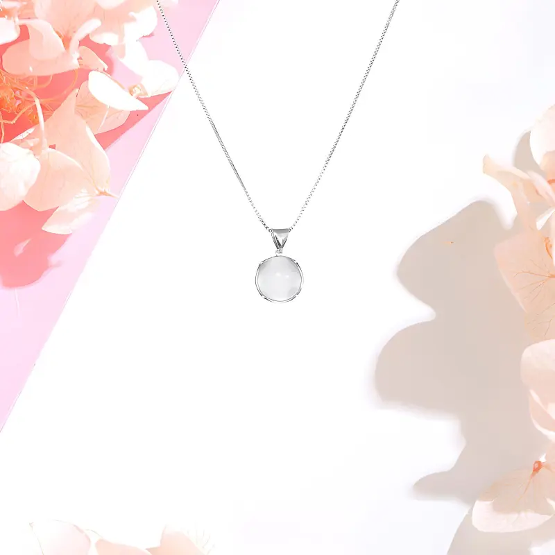 CHINA GOLD Chalcedony Jade Necklaces Women's-1