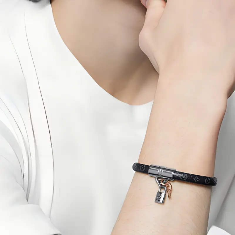 LOUIS VUITTON Padlock Wristbands Men-3
