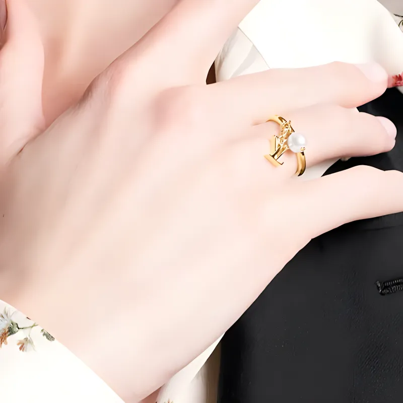 LOUIS VUITTON Lv Iconic Louisa Ring-2