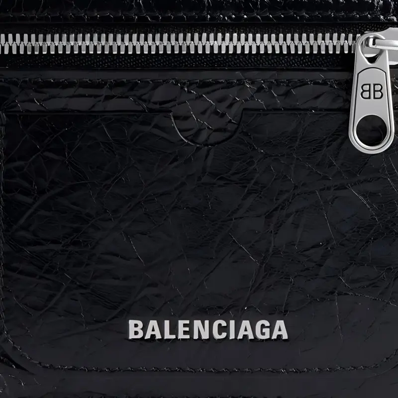 Balenciaga Superbusy Bi-Fold Wallet-3
