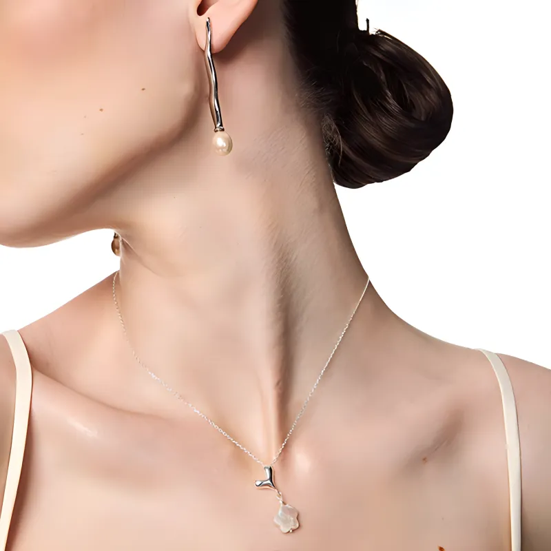 Amame Stud Earrings Women's-2