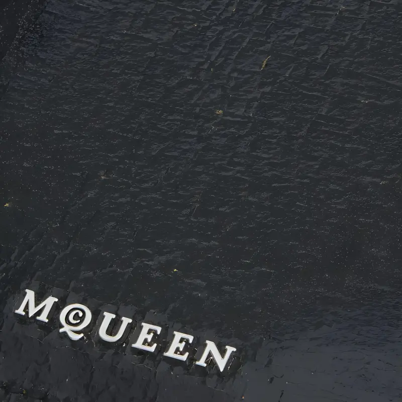 Alexander McQueen Calfskin Wallet Women's Black-2