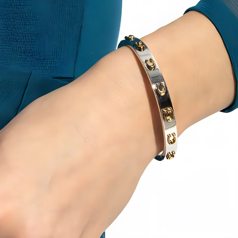 COACH Logo plaque Bangle Bracelet-2
