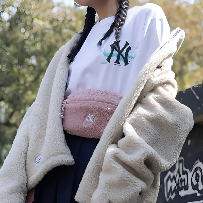 New Era × MLB Collaboration Wool One Shoulder Crossbody Fanny Pack Medium Size Unisex Pink-3