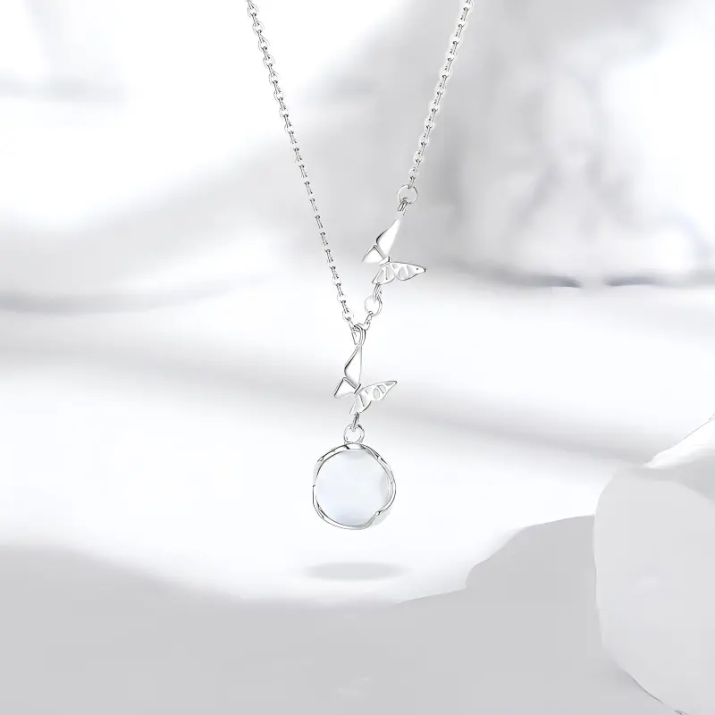 JUICY GRAPE Chalcedony Necklaces Women's-1