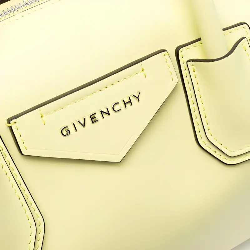 Givenchy Antigona Handbags-2