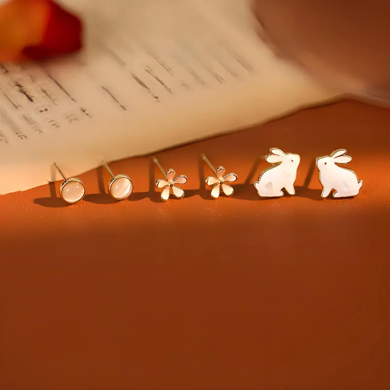 Yiru Glass Cat Eye Stud Earrings Women's-1