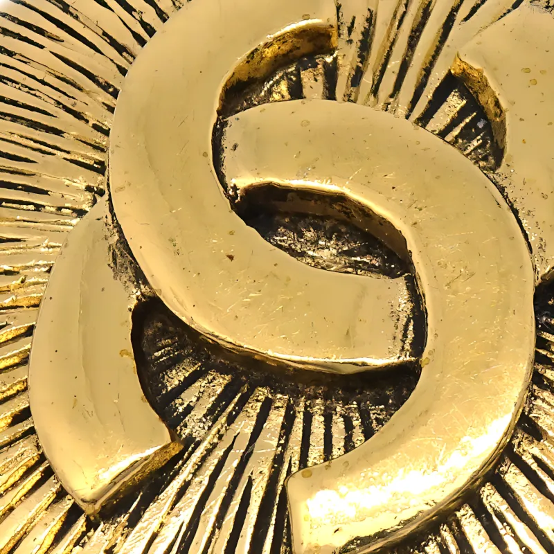 CHANEL Pre Owned 1990 2000 CC embossed Ribbed Brooch-2