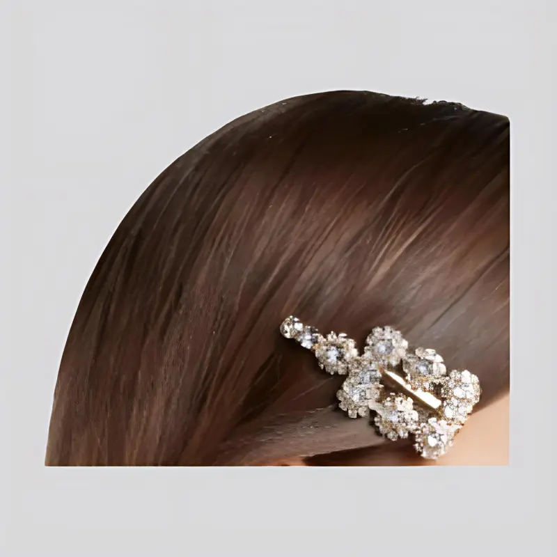 Roger Vivier Crystal-embellished Hair Clip-2