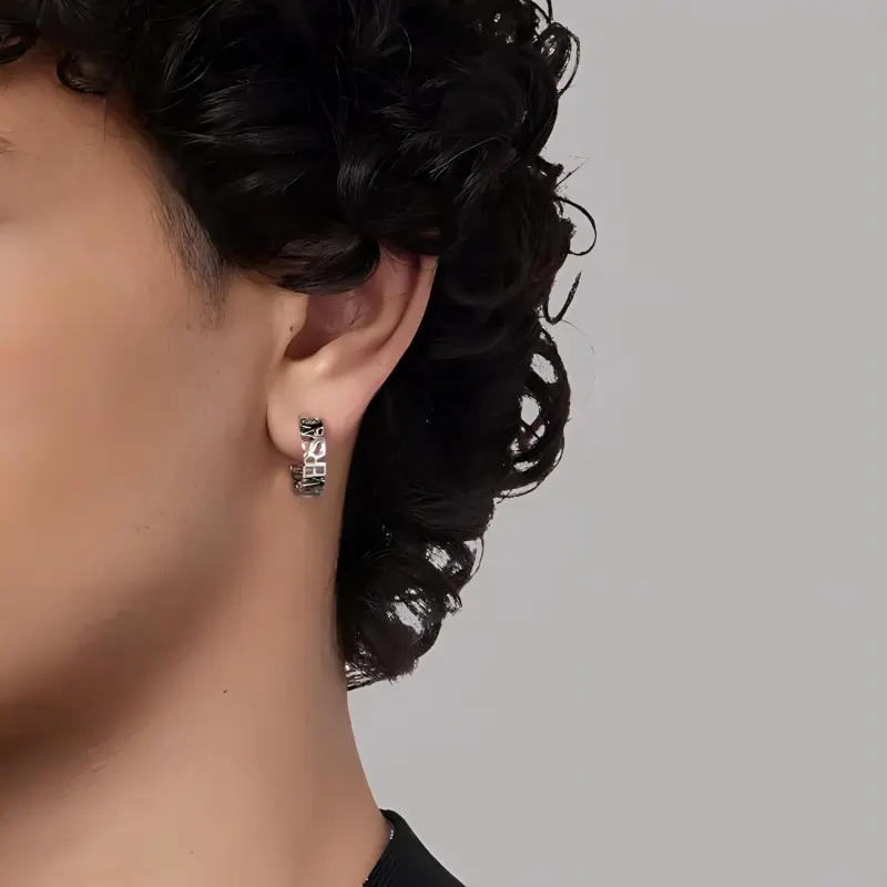 VERSACE Logo Lettering Earrings-3