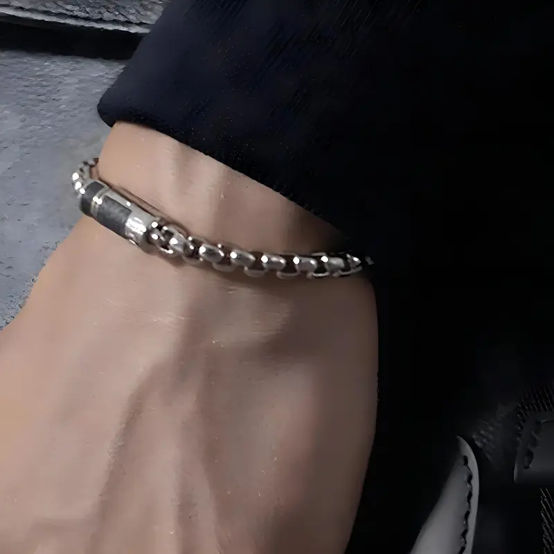 LOUIS VUITTON Monogram Chain Bracelet-2