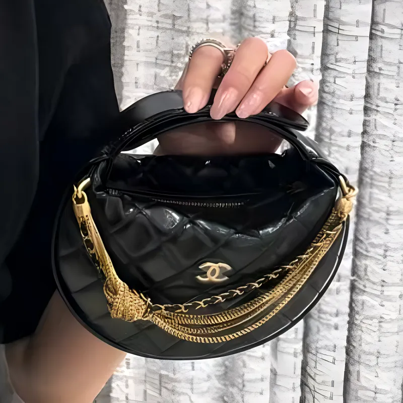 CHANEL Bright Color Wrinkle Calfskin Handbag Women's Black-4