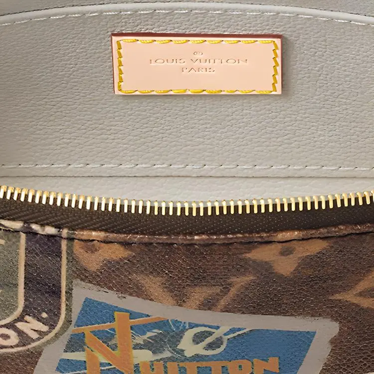 LOUIS VUITTON Cosmetic Pouch Monogram-4
