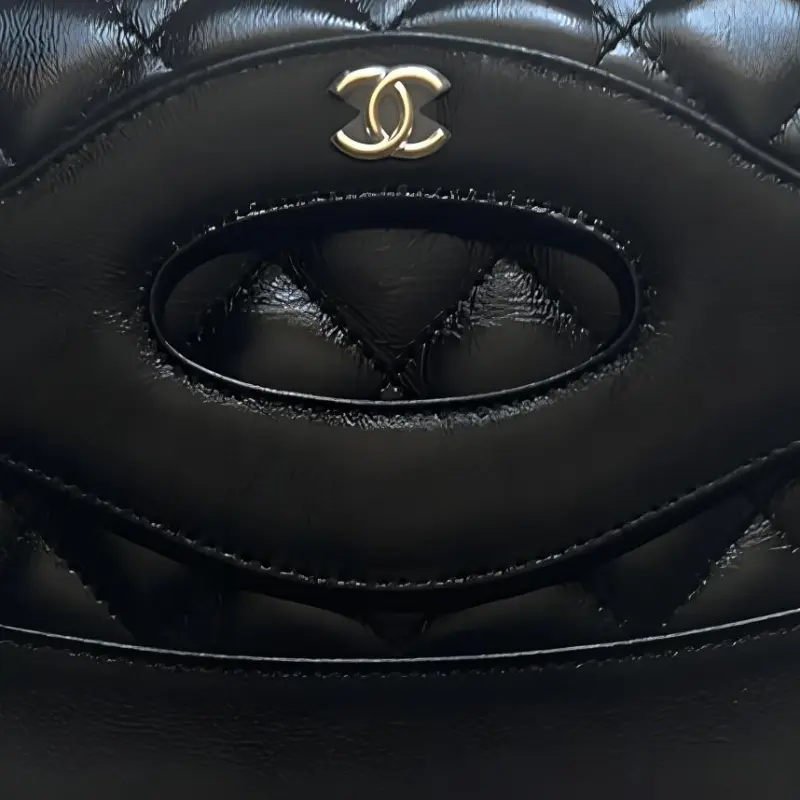 CHANEL Shiny Lambskin Clutch Women's Black-1