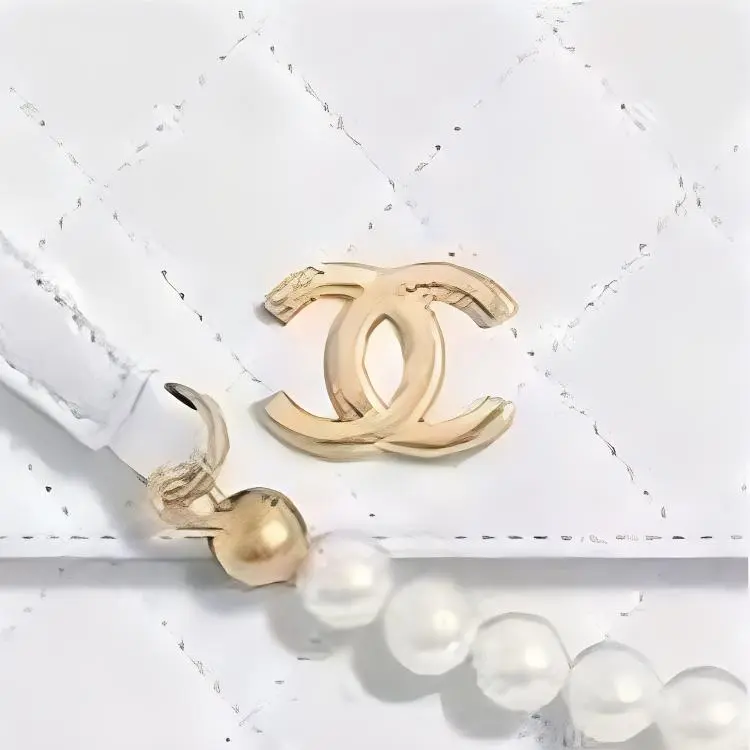 CHANEL Calfskin Card Holder Bag, Shoulder Bag, Crossbody Bag Women's White-1