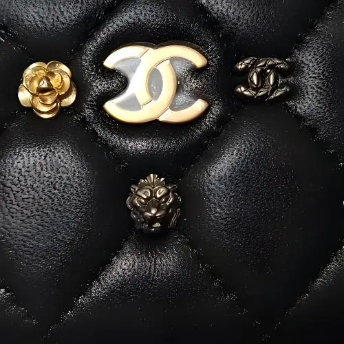 CHANEL Lambskin Card Holder Women's Black-3